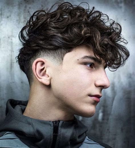A strong middle piece and paired with long. 101 Best Hairstyles for Teenage Boys - The Ultimate Guide 2021
