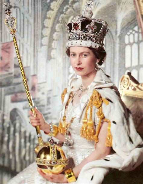 Pin By Bread Lover On British Splendour And Pageantry Queen Elizabeth
