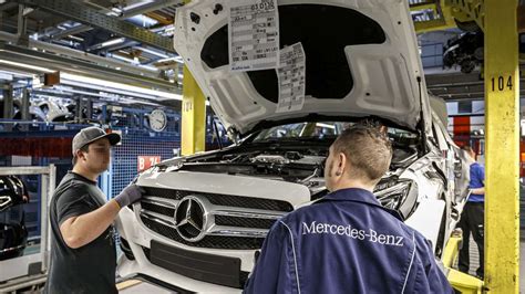 Daimler Ag Schickt Erneut Tausende Mitarbeiter In Kurzarbeit