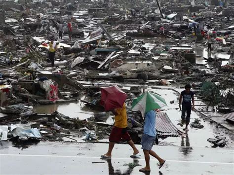two americans among more than 1 700 dead in philippine super typhoon business insider india