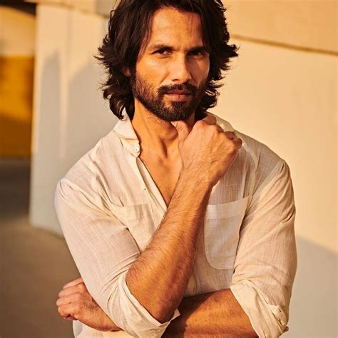 How Tall Is Shahid Kapoor Age Height Mother Wife Net Worth Trivia