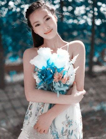 事业有成的单身好男人，但他们遇到的感情却迥然不同。 顾小白（孙红雷 饰）是一名情景剧作家。 在杂志情感专栏里教别人如何恋爱，但现实中他经常把自己的感情弄的一团糟。 莫小闵（王珞丹 饰）是他第一个真正爱上的女人却因爱情理念不同而分手。 虽然珊莉（俞飞鸿 饰）年龄比他大，但顾. 王李丹妮个人资料及王李丹妮全婐艺术照片(2)_性感模特_奇丽女性网