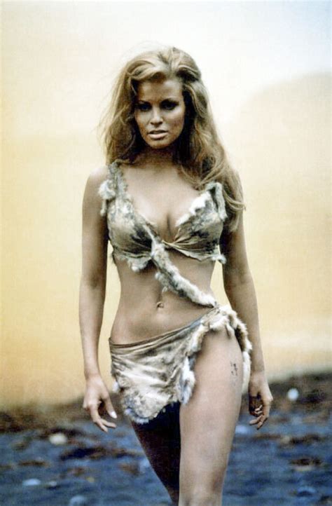 Raquel Welch One Million Years Bc Raquel Welch Raquel Rachel Welch