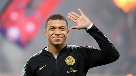 Premier league clubs had already fared better than many of their european counterparts thanks to the greater amount of broadcast and commercial income that comes into the clubs, and they have been given more financial security moving. Salaire, primes... Les clauses du contrat de Kylian Mbappé ...