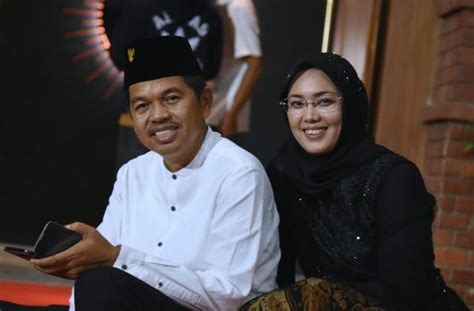 Anggota DPR Dedi Mulyadi Digugat Cerai Istri Unggah Foto Ini Di Medsos Rancah Post