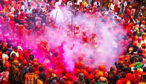 You Dont Know True Fun Till Youve Celebrated Holi On The Banaras Ghats