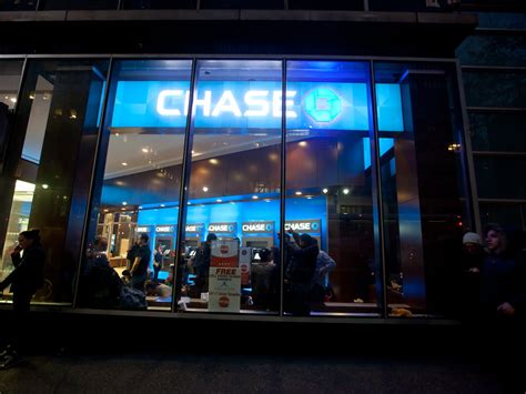 What Time Does Chase Bank Close Today