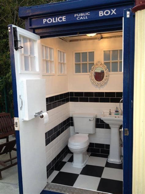 Outdoor Cafe In England Gets A Tardis Bathroom Geekologie