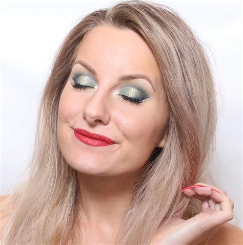 Green Smokey Eye Glitter