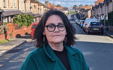 Plaid Cymru and business owners call for Bangor Barclay branch closure