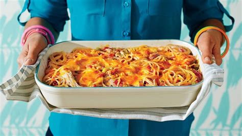 Chicken meal prep just got exciting again. 30 Easiest-Ever Easter Casseroles You Can Make in Your 13x9 | Chicken spaghetti casserole ...
