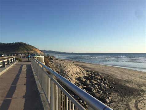 Jogging along Torrey Pines State Beach. San Diego Activities, Torrey