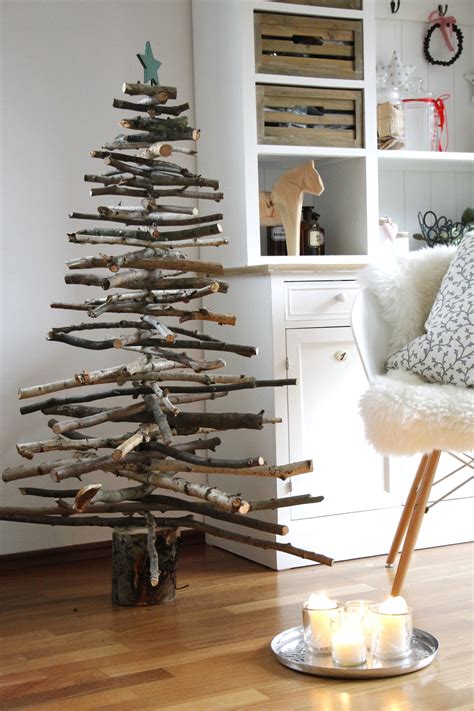 Weihnachtliche DIY-Idee: Weihnachtsbaum aus Holz bauen - Lavendelblog