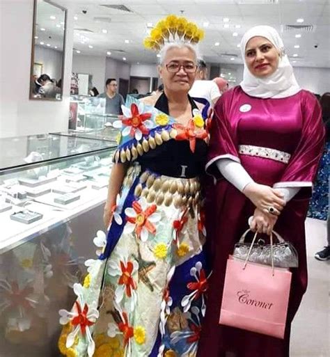 Watch Filipina Nanny In Dubai Brings Green Cheer On Christmas Uae Gulf News