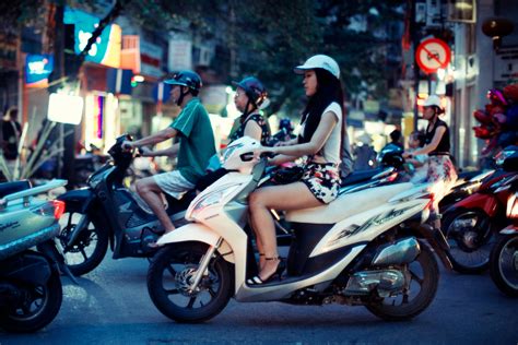 fond d écran femme sexy fille beau mode bicyclette nuit 50mm soir nikon vietnamien