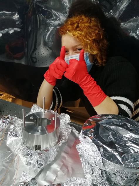 Atomic clocks set themselves by listening for the radio signals of the nist atomic clock in fort as soon as the atomic clock catches the signal, the hands will spin at 20 times their normal rate and the. From the lab - MoSaiQC