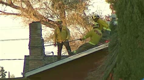 burglar stuck in chimney dies after homeowner lights fire fox news