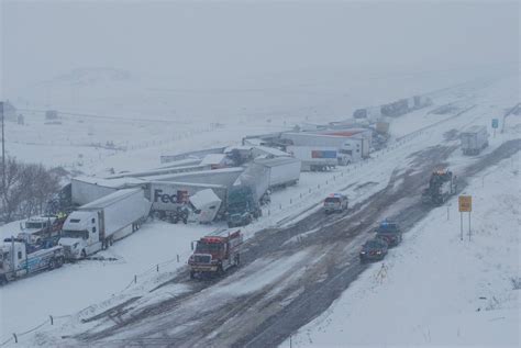 Video Shows Aftermath Of Pileup I 80 Shut Down In Wyoming