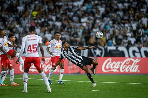 Júnior Santos Gives Botafogo First Leg Win Over Bragantino
