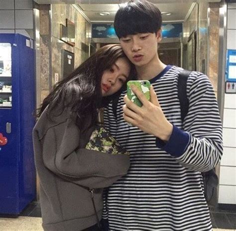 Pin By Jolie10 On The Cutest Couples Ulzzang Couple Korean Couple