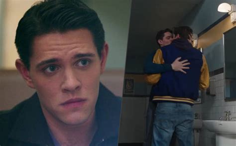 Riverdale Season 3 Kevin And Moose Are Officially Dating But Its Complicated Popbuzz