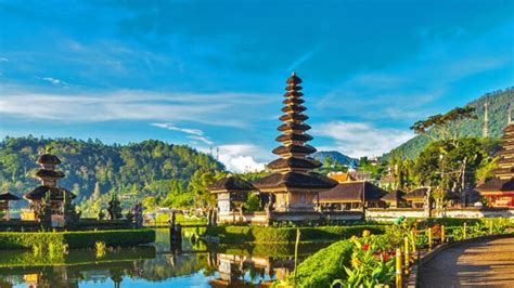 Pura Ulun Danu Beratan Bedugul Bali Fasilitas Harga Tiket