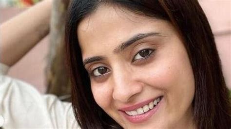 Tv Actor Vaishali Thakkar Kills Self Search On For Neighbour Named In Note Latest News India