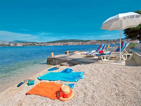 Wassersportler und wanderer kommen voll auf ihre kosten. Insel Ciovo | Kroatien Reiseführer - Kroati.de √