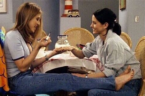 29 things that turn roommates into best mates