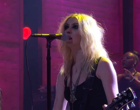 The Pretty Reckless Perform On Conan Wedg Fm