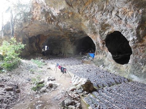Caves As Homes 30 Million Chinese People Live Like The Flintstones