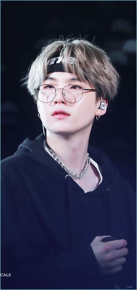 He looks in my eyes and i die × i've known you for a long time, and i am really shy to meet a beautiful girl like you. Suga 2020 Wallpapers - Wallpaper Cave