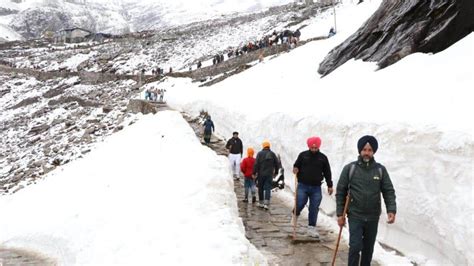 Hemkund Sahib Shrine Portals Open For Devotees With Cap In Daily