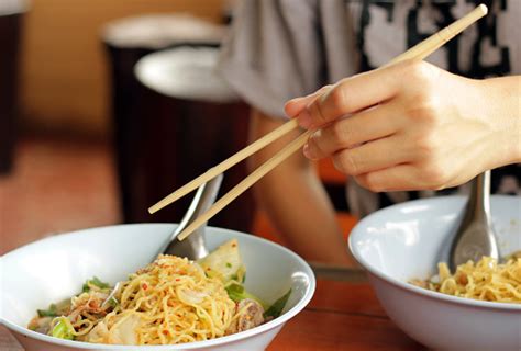 Jul 21, 2015 · whether eating dim sum in new york or noodles in beijing, there are some things you shouldn't do with your chopsticks. Use Chopsticks For Eat Noodles Stock Photo - Download Image Now - iStock
