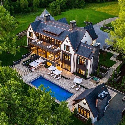 Beautiful Home In Minnesota With Over 12000 Square Feet Of Luxury