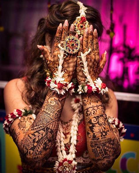 Classic Dulhan Mehndi Designs For Hands Mehndi Designs Mehendi Photography Indian Wedding