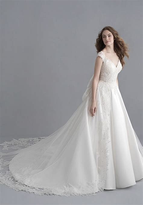 Disney Fairy Tale Weddings Dp255 Snow White Wedding Dress The Knot