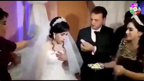زوج يضرب زوجته في الزفاف والفار يتدخل 🤣🤣🤣 Youtube