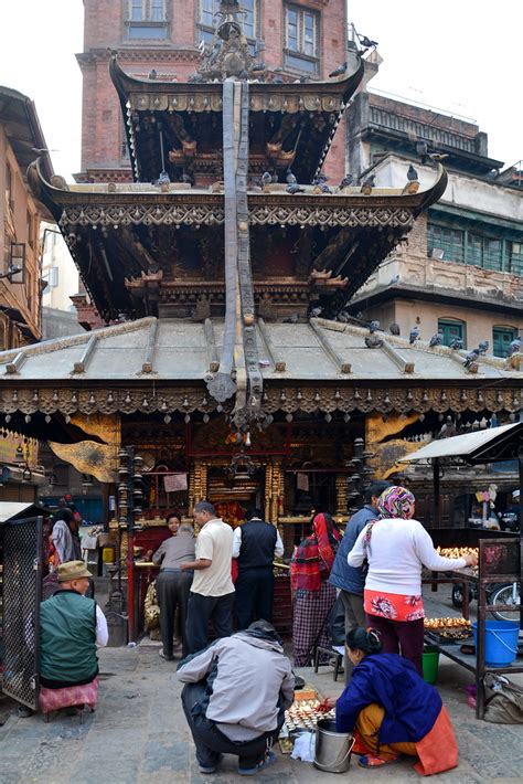 Nepal Kathmandu Streetlife With Temple 111 Kathmandu Flickr
