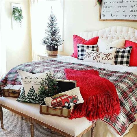 Festive Christmas Bedroom Decor Ideas