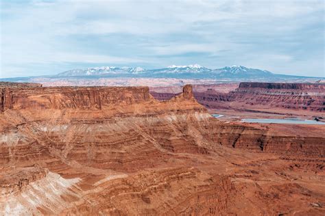 That area of the park is an overlook with stunning views, but it is high and quite exposed on the ridgeline to the elements. Sunset at Dead Horse Point State Park | Aspiring Wild