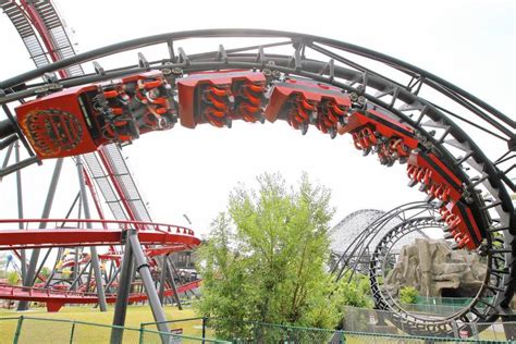 Virtual Reality On Six Flags Great America S Demon Roller Coaster Chicago Tribune