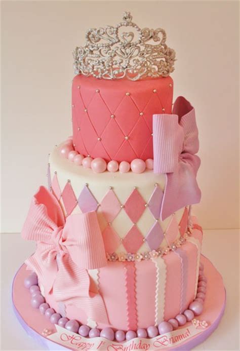 A delicious cake with excellent design can easily be the centre of attraction of the birthday party of your girlfriend. 15 Top Birthday Cakes Ideas for Girls - 2HappyBirthday