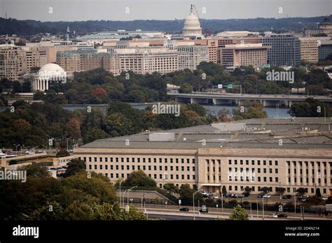 The Pentagon Building Hi Res Stock Photography And Images Alamy