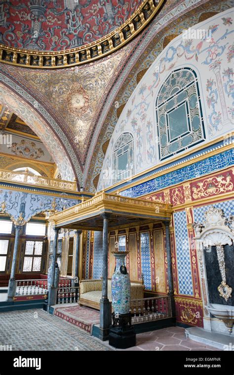 Istanbul Turkey Türkiye — The Ornately Decorated Imperial Throne