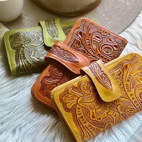 Artisan Sustainable Leather Wallets For Women Embossed Leather Purse
