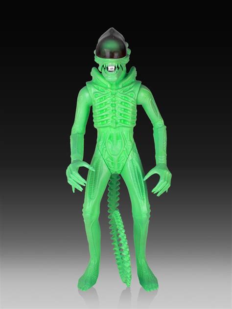 24 Glow In The Dark Alien Figure Will Be Sdcc 2014 Exclusive Ign