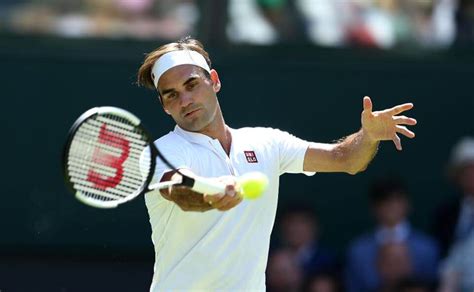 Roger federer wore a uniqlo outfit at wimbledon on monday after parting ways with nike. En Wimbledon, Roger Federer cambia Nike por Uniqlo