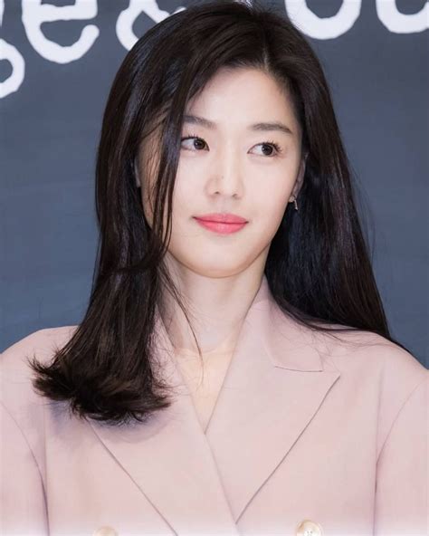 Jun Ji Hyun Biography Height And Life Story Super Stars Bio