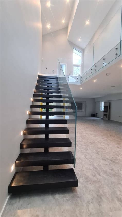 Black Oak Mono Stringer With Low Iron Glass Brighton Stairs Sussex